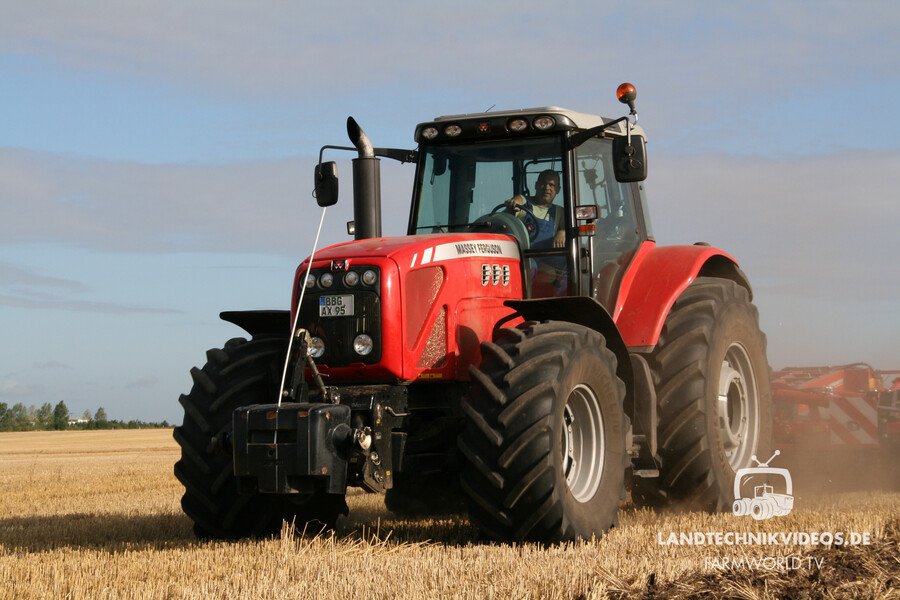 Massey Ferguson 8470 mit Horsch Tiger - farmworld.tv